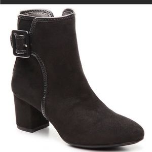 Brand new white mountain boots 6.5